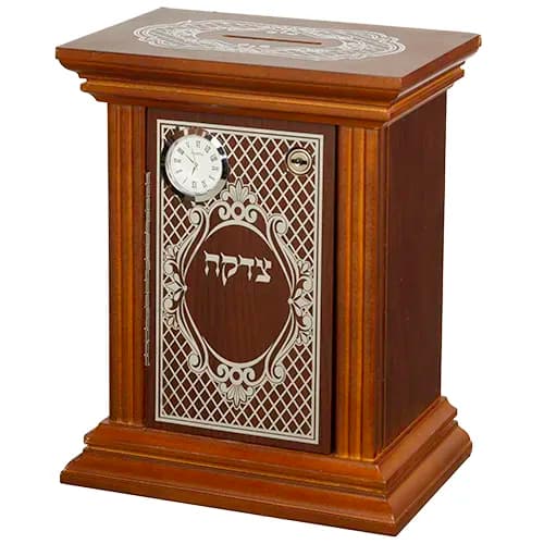 קופת צדקה עץ מהודרת עם מנעול ושעון 22x29 ס"מ